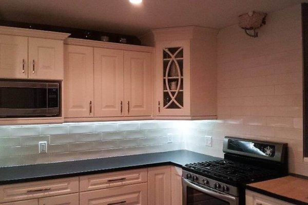 Tile backsplash in kitchen